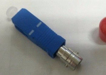 Hybrid SC/UPC para ST/UPC Attenuator A solução definitiva para ligações de fibra óptica